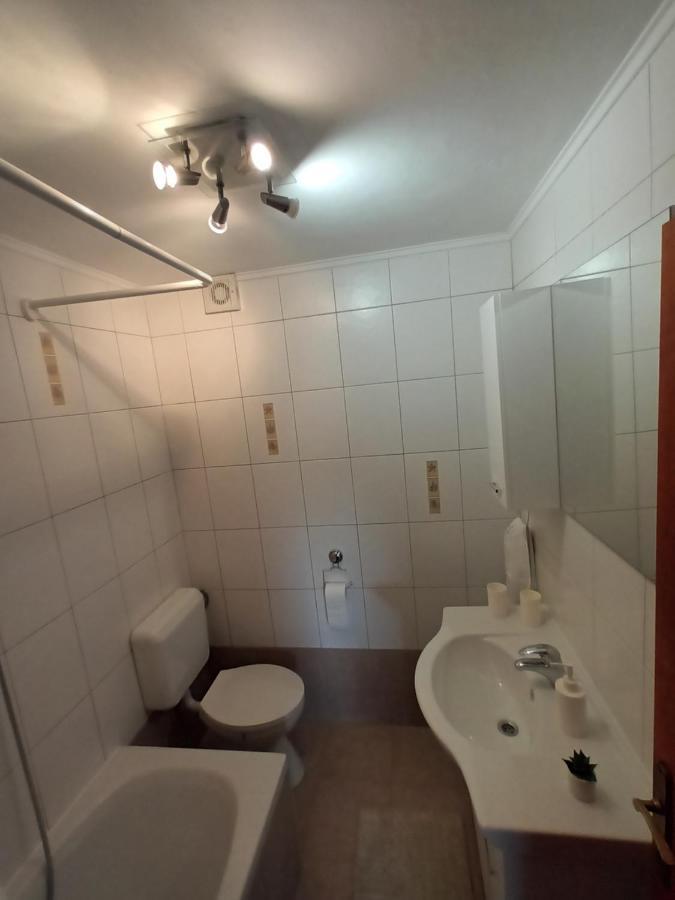 Guesthouse Marija Potpićan Exteriör bild