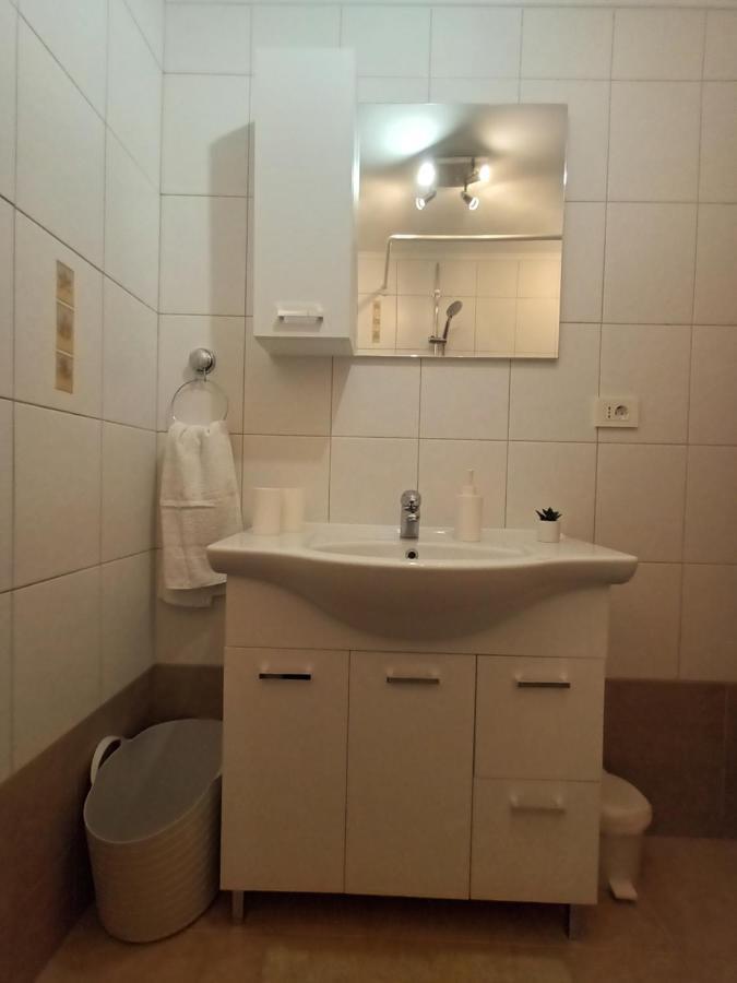 Guesthouse Marija Potpićan Exteriör bild