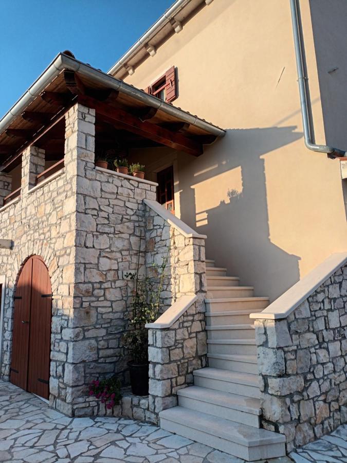 Guesthouse Marija Potpićan Exteriör bild