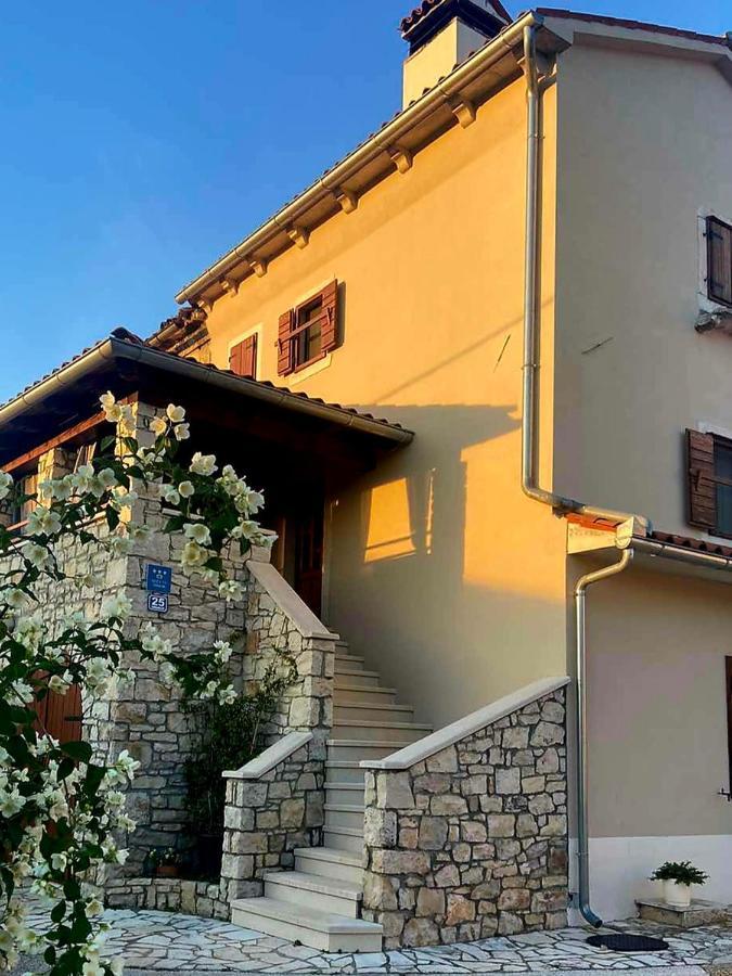 Guesthouse Marija Potpićan Exteriör bild